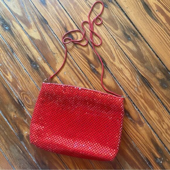 Red Vintage look alike chain link purse - Picture 3 of 6